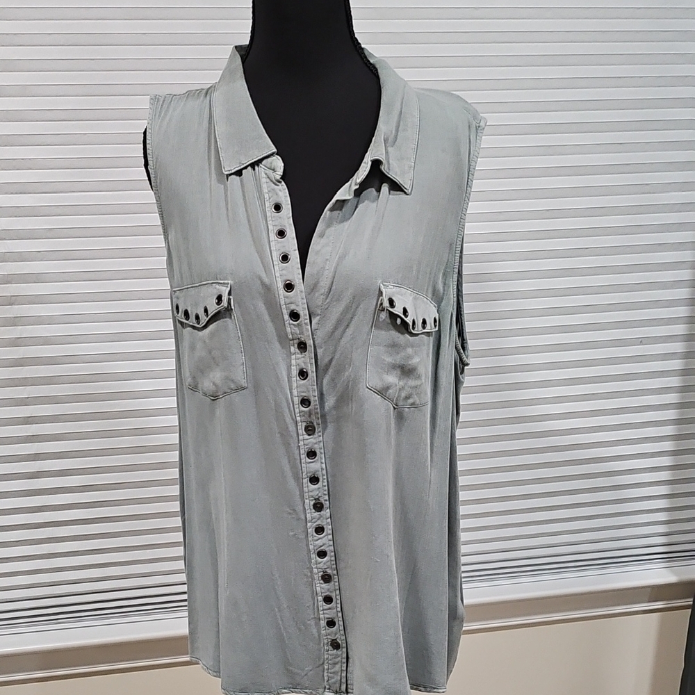 Rock & Republic Gray Notched Collar Button Down Shirt